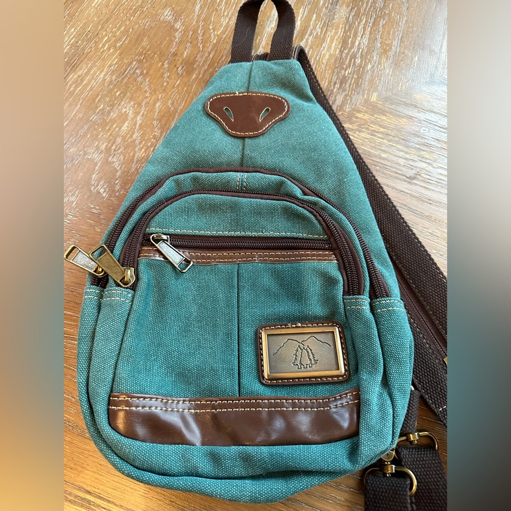 Crossbody backpack. Canvas